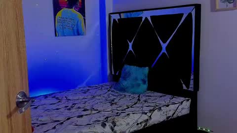 Snapshot of gerobedoya chatting on 10-24-25, 08:38 gerobedoya online show from 10-24-25, 08:38