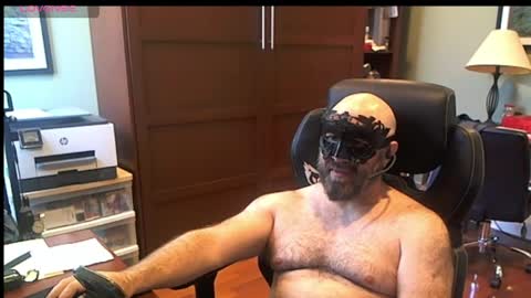 Snapshot of geronimo_431 chatting on 05-07-26, 04:12 Daddy Jokes online show from 05-07-26, 04:12