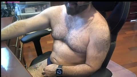 Snapshot of geronimo_431 chatting on 05-08-26, 12:10 Daddy Jokes online show from 05-08-26, 12:10