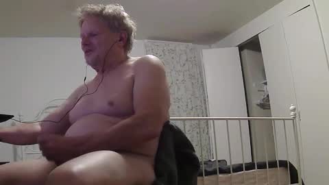 Snapshot of gethyn chatting on 01-14-25, 04:57 Gethyn online show from 01-14-25, 04:57