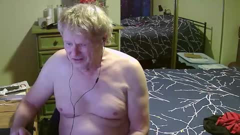 Snapshot of gethyn chatting on 02-22-25, 10:07 Gethyn online show from 02-22-25, 10:07