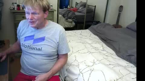 Snapshot of gethyn chatting on 11-09-25, 09:40 Gethyn online show from 11-09-25, 09:40