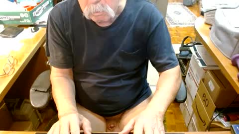 Snapshot of gfhdhr2 chatting on 03-04-25, 06:15 gfhdhr2 online show from 03-04-25, 06:15