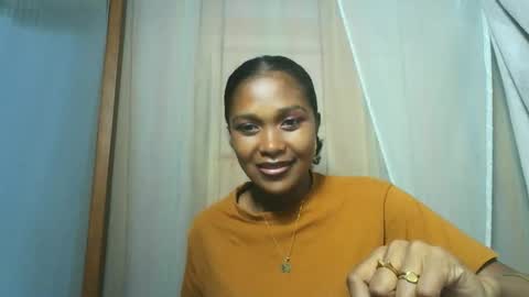 Snapshot of gggloria chatting on 10-12-25, 06:29 gggloria online show from 10-12-25, 06:29