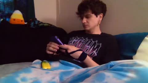 Snapshot of ghostcondor11 chatting on 11-10-25, 02:16 SrirachaSwitchblade online show from 11-10-25, 02:16