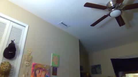 Snapshot of ghostcondor11 chatting on 11-14-25, 10:14 SrirachaSwitchblade online show from 11-14-25, 10:14