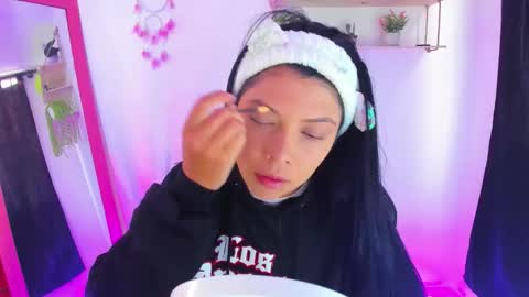 giaaaa   online show from 03-04-26, 08:37