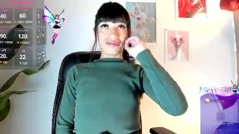 Gia  Please help me with your thumbs up its important   online show from 07-07-26, 12:53