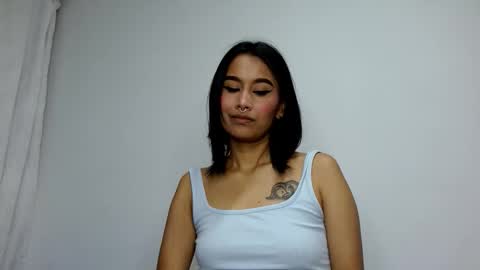 Snapshot of gia_lee10 chatting on 09-28-25, 03:01 Gia Lee online show from 09-28-25, 03:01