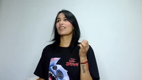 Snapshot of gia_lee10 chatting on 10-01-25, 02:39 Gia Lee online show from 10-01-25, 02:39