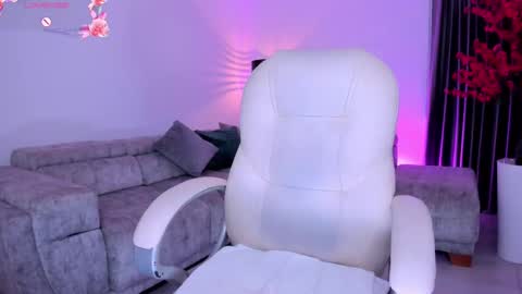 Gia lowry online show from 03-08-25, 06:43
