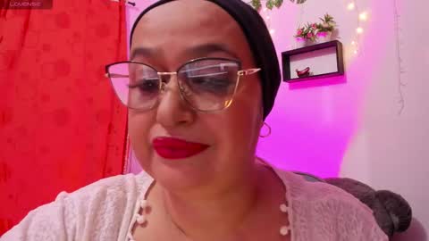 Snapshot of gia_nahomi chatting on 01-12-26, 10:48 nahomi online show from 01-12-26, 10:48