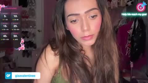 Snapshot of giaavalentinee chatting on 11-04-25, 01:05 Gia online show from 11-04-25, 01:05