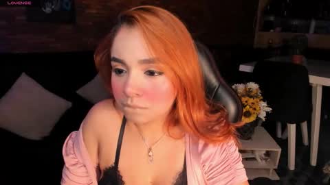 Snapshot of giabrook chatting on 10-11-25, 07:18 Gia  online show from 10-11-25, 07:18