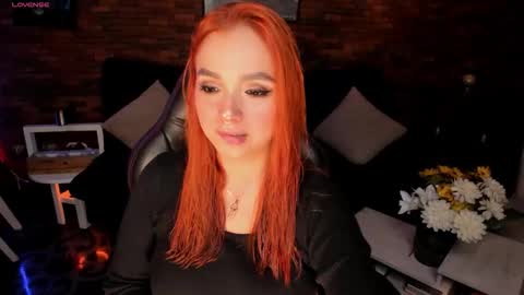 Snapshot of giabrook chatting on 10-26-25, 12:27 Gia  online show from 10-26-25, 12:27