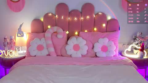 Snapshot of giacale chatting on 01-07-26, 01:24 Gia online show from 01-07-26, 01:24