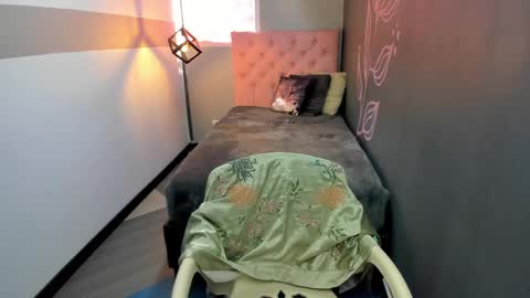 G I A  FOX online show from 03-01-25, 05:38