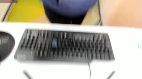 G I A  FOX online show from 11-01-25, 01:02