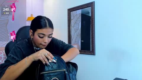 Snapshot of giafu chatting on 12-27-24, 11:42 Gia online show from 12-27-24, 11:42