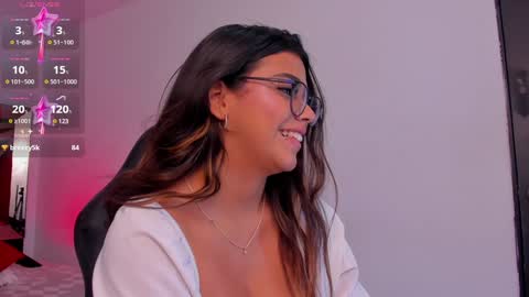 Snapshot of giafu chatting on 01-11-25, 09:04 Gia online show from 01-11-25, 09:04