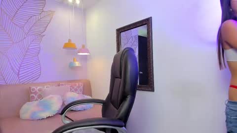 Snapshot of giafu chatting on 03-09-25, 05:49 Gia online show from 03-09-25, 05:49