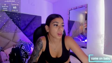 Snapshot of giafu chatting on 10-22-25, 12:05 Gia online show from 10-22-25, 12:05