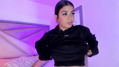 Snapshot of giafu chatting on 10-27-25, 06:45 Gia online show from 10-27-25, 06:45