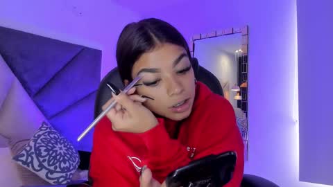 Snapshot of giafu chatting on 11-13-25, 05:23 Gia online show from 11-13-25, 05:23