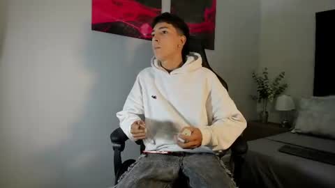 Snapshot of gian_rossii chatting on 06-15-26, 11:23 GIAN online show from 06-15-26, 11:23