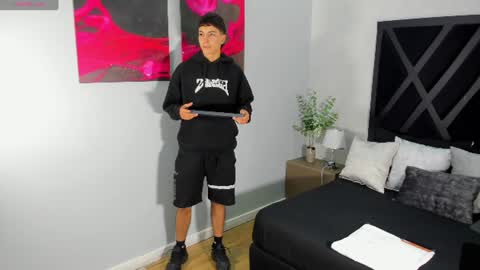 Snapshot of gian_rossii chatting on 06-26-26, 11:25 GIAN online show from 06-26-26, 11:25