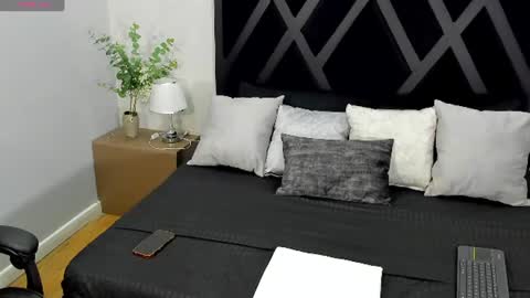 Snapshot of gian_rossii chatting on 07-15-26, 11:15 GIAN online show from 07-15-26, 11:15