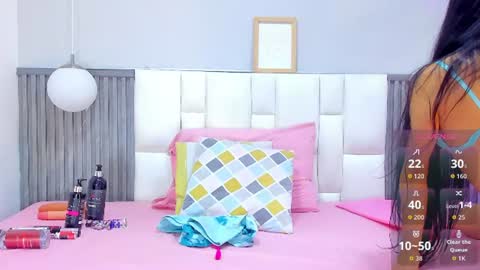Snapshot of giana_gill chatting on 07-22-26, 11:24 Giana online show from 07-22-26, 11:24
