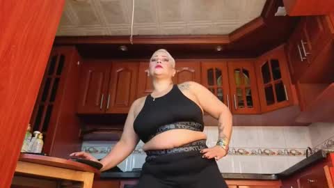 Snapshot of gianellacox chatting on 09-12-25, 01:22 online show from 09-12-25, 01:22