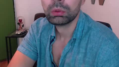 Snapshot of gianni_lion chatting on 12-04-24, 01:03 Gianni online show from 12-04-24, 01:03