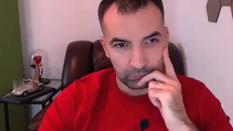 Snapshot of gianni_lion chatting on 12-19-24, 11:07 Gianni online show from 12-19-24, 11:07