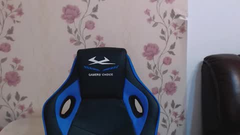 Snapshot of gianni_lion chatting on 12-14-25, 08:35 Gianni online show from 12-14-25, 08:35