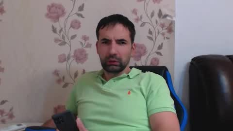 Snapshot of gianni_lion chatting on 12-17-25, 06:25 Gianni online show from 12-17-25, 06:25