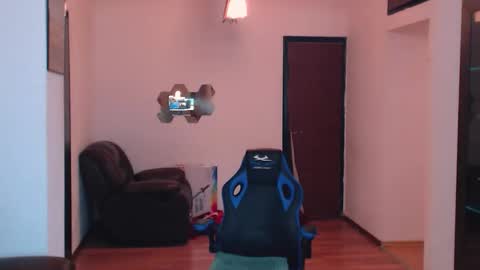 Snapshot of gianni_lion chatting on 12-20-25, 12:23 Gianni online show from 12-20-25, 12:23