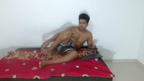 Snapshot of giant_feet chatting on 06-26-26, 05:12 BOSS online show from 06-26-26, 05:12