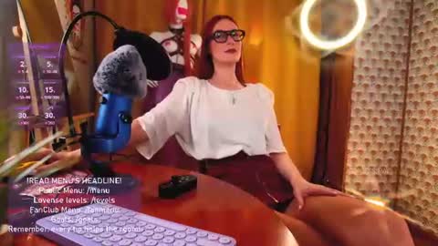 Snapshot of giantess_eva chatting on 06-22-26, 10:18 Eva online show from 06-22-26, 10:18