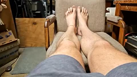 GiantNerdyFeet online show from 01-27-25, 08:28