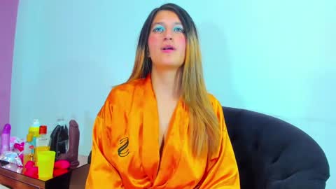 Snapshot of giaroussel chatting on 01-17-25, 04:36 GiaRoussel online show from 01-17-25, 04:36