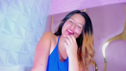 Snapshot of giaroussel chatting on 01-29-25, 08:56 GiaRoussel online show from 01-29-25, 08:56