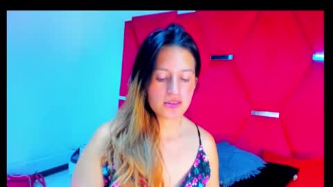 Snapshot of giaroussel chatting on 01-31-25, 03:55 GiaRoussel online show from 01-31-25, 03:55