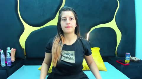 Snapshot of giaroussel chatting on 03-05-25, 01:50 GiaRoussel online show from 03-05-25, 01:50