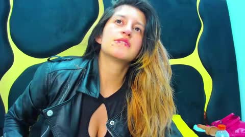 Snapshot of giaroussel chatting on 03-08-25, 08:35 GiaRoussel online show from 03-08-25, 08:35