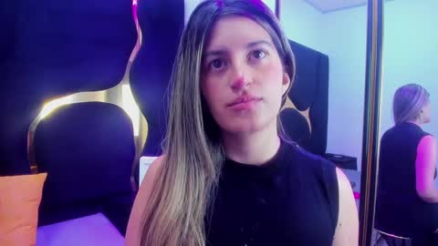 Snapshot of giaroussel chatting on 09-16-25, 03:13 GiaRoussel online show from 09-16-25, 03:13