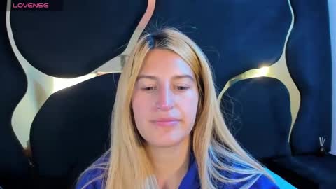 Snapshot of giaroussel chatting on 02-15-26, 04:25 GiaRoussel online show from 02-15-26, 04:25