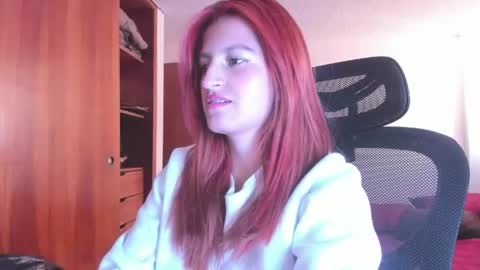 GiaRoussel online show from 04-21-26, 02:23
