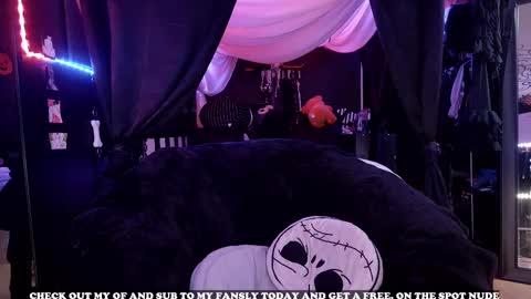 Snapshot of gigglemethis22 chatting on 09-21-25, 06:31 Giggles online show from 09-21-25, 06:31